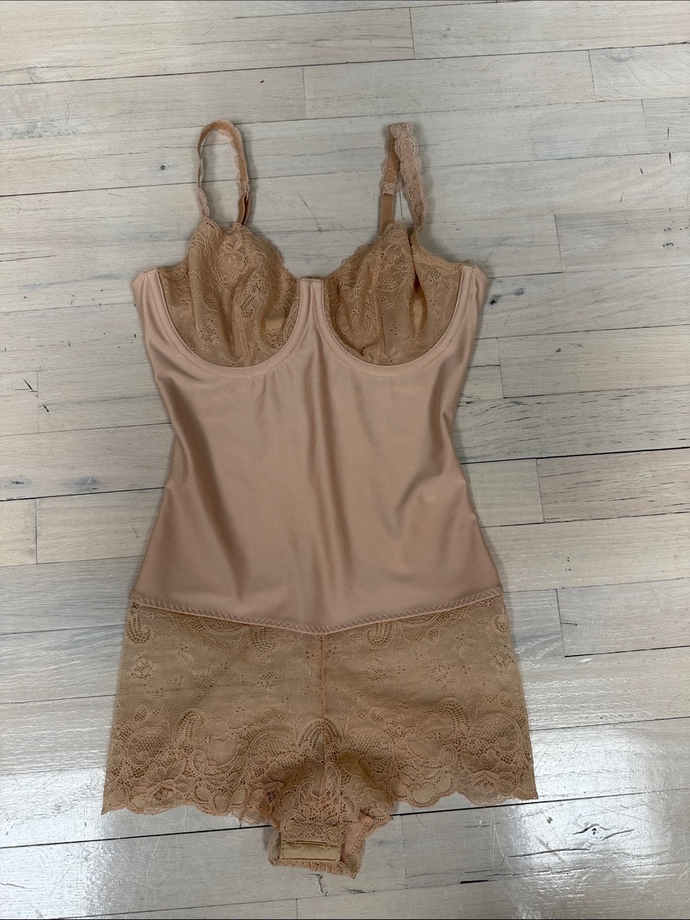 Sculpting Lace Bodysuit Shapewear in Nude